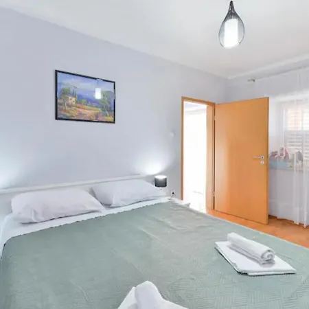 Maris Villa Slivnica