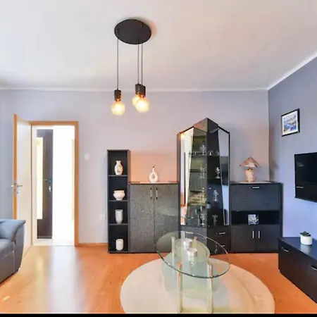 Maris Villa *